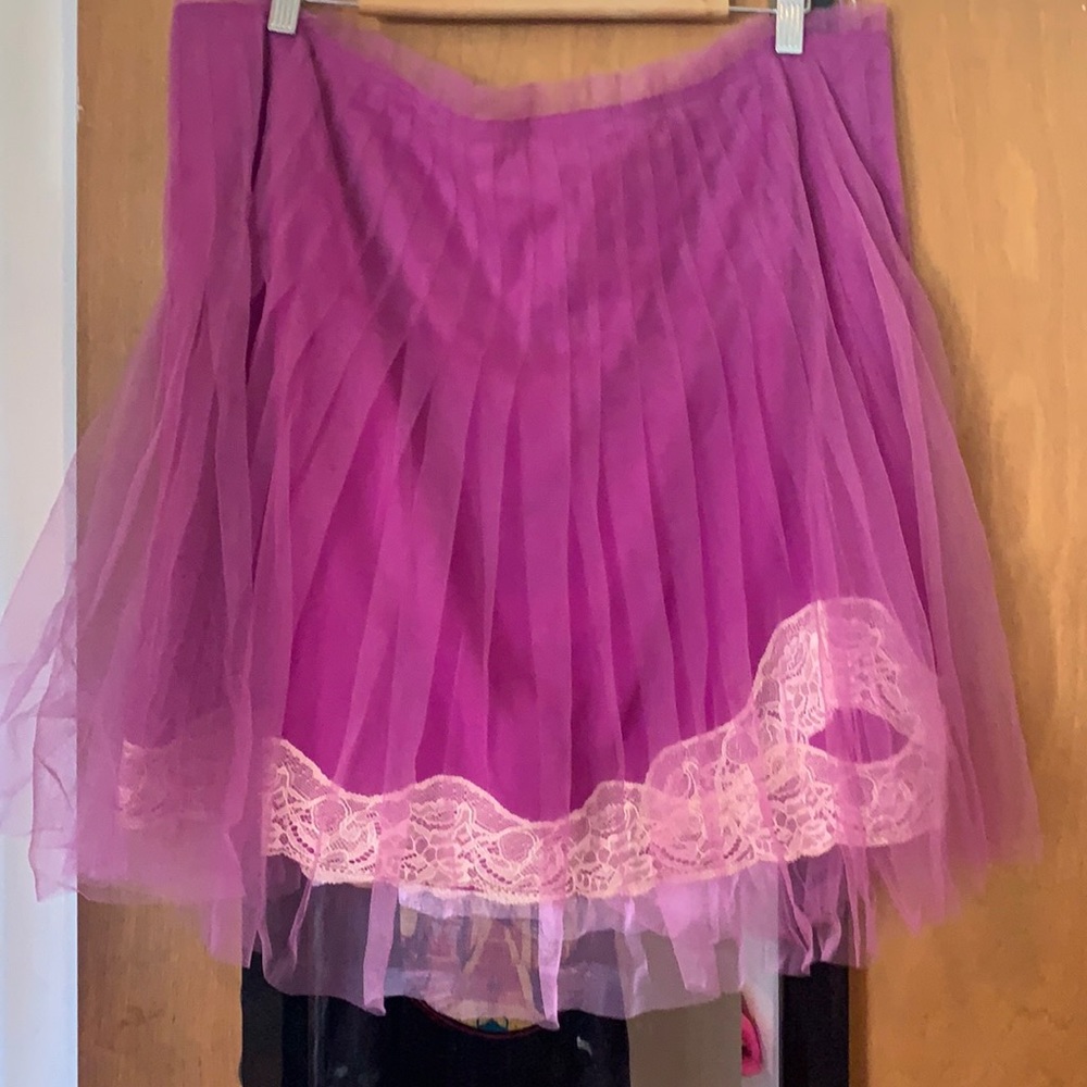 Fuchsia mini skirt